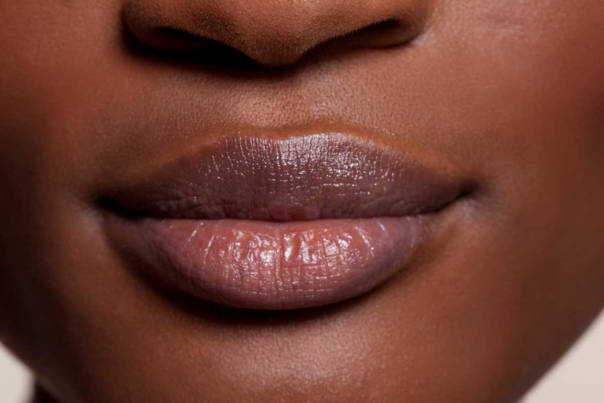 Your Guide to the Best Lip Plumping Glosses That Keep Lips Hydrated  